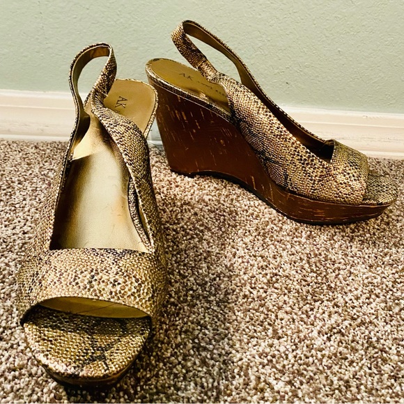 NEW! Anne Klein Fortuna Bronze Snake Print Platform Wedge Sandals - Picture 5 of 16